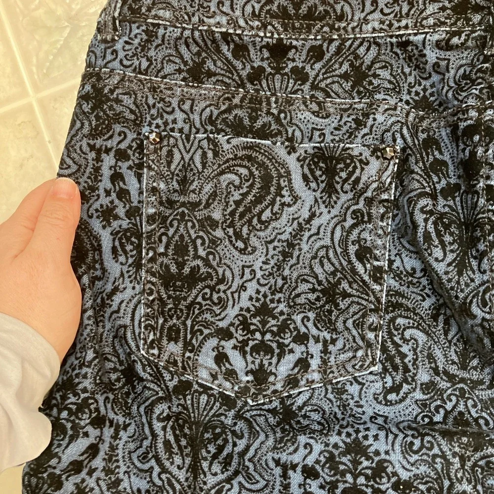 Chico's Platinum Black Velvet Flocked Paisley Jeans‎  Size 3 XL Straight Cut